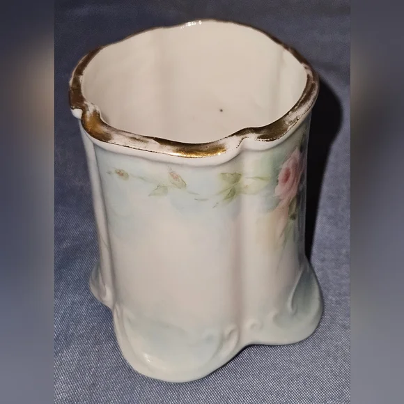 Floral Porcelain Vase or Toothpick Holder with Gold Trim Signed J. Huber - Picture 4 of 9